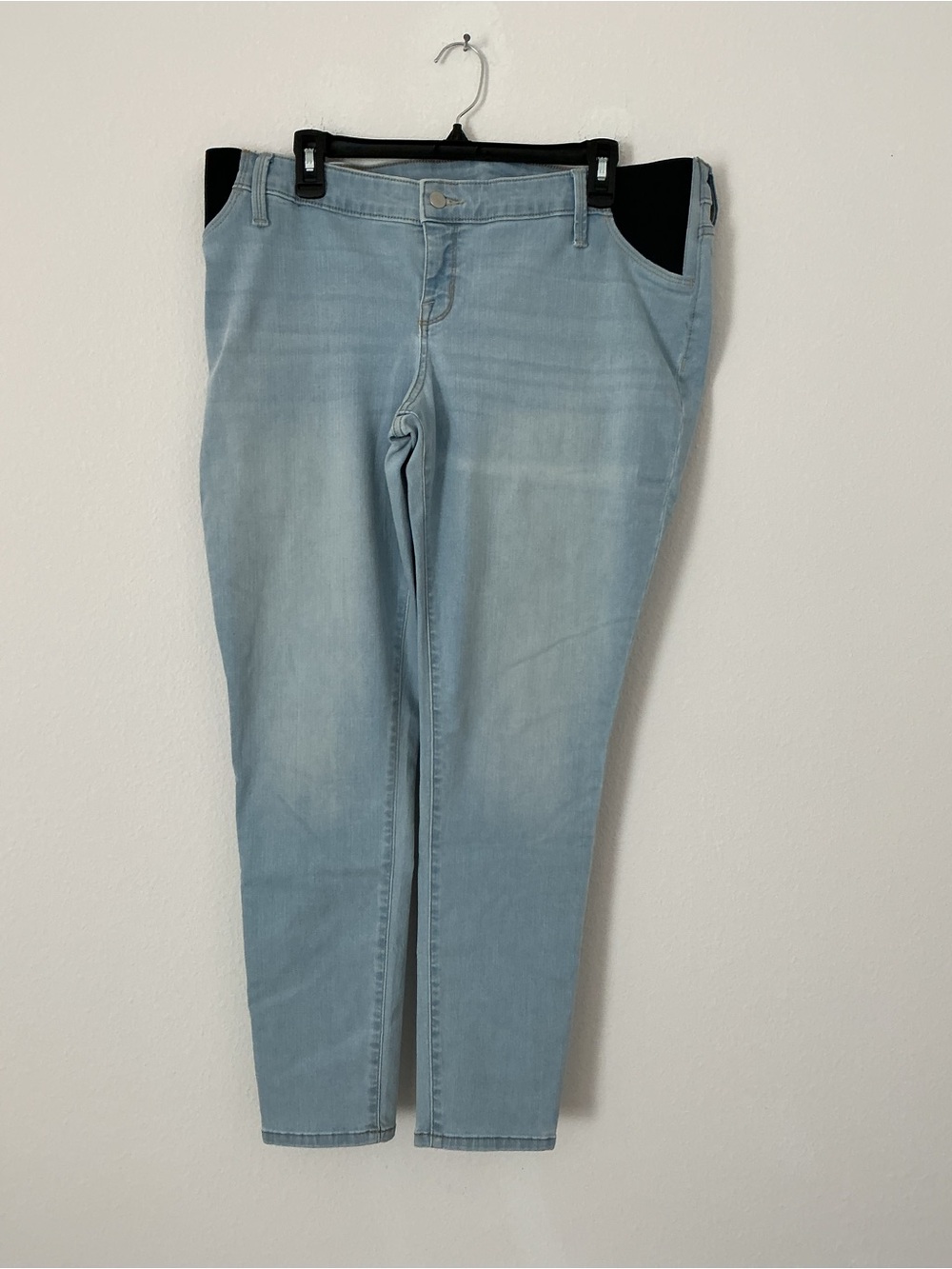 Ingrid & Isabel Light Wash Skinny Maternity Jeans